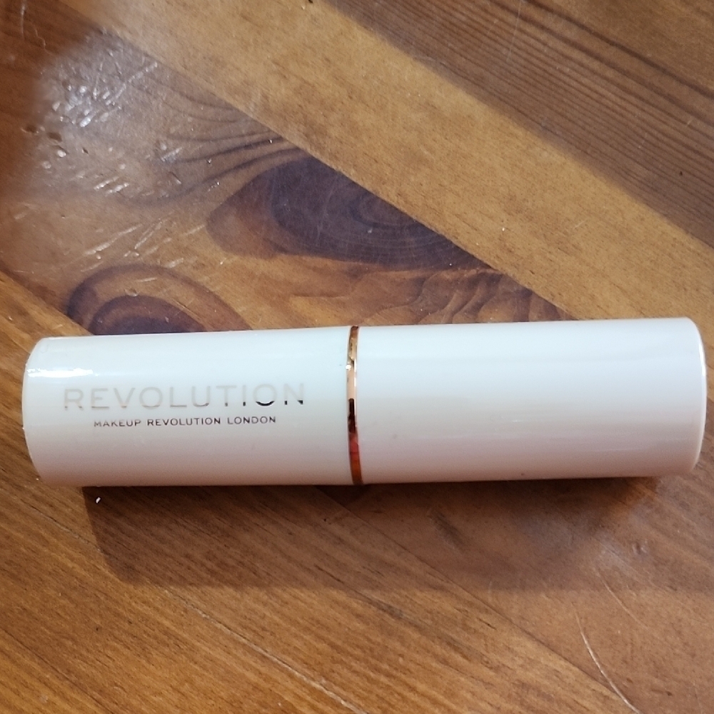 Makeup Revolution Fast Base Stick Foundation F11